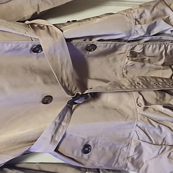 Burberry Trenchcoat - Picture 7 of 11